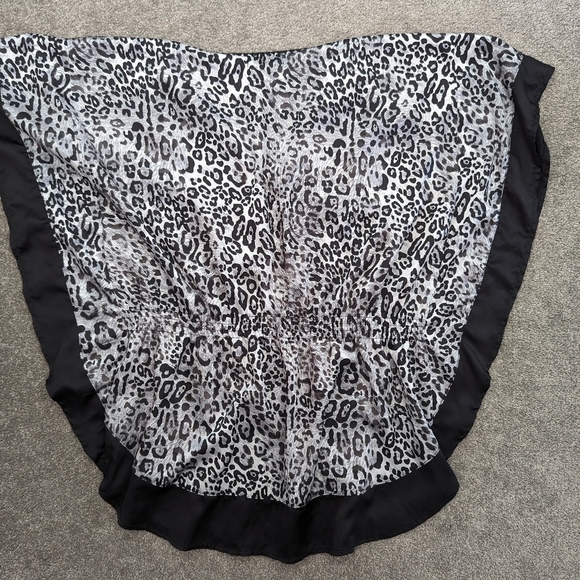 FLORAL embroidered satin bat arm blouse - Picture 11 of 11